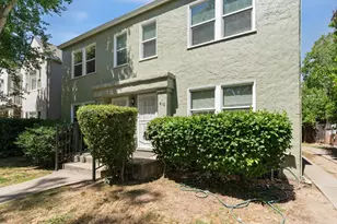 910 35th St, Sacramento, CA 95816 - Photo 2