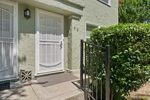 910 35th St, Sacramento, CA 95816 - Photo 4