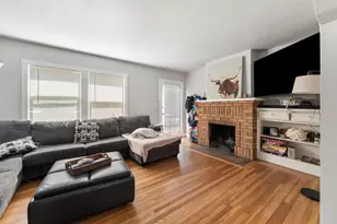 910 35th St, Sacramento, CA 95816 - Photo 6