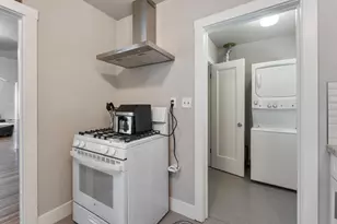 910 35th St, Sacramento, CA 95816 - Photo 12