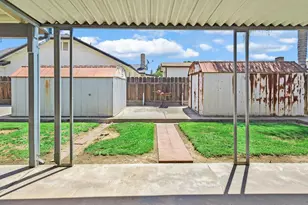 1700 Carignane Way, Escalon, CA 95320 - Photo 32