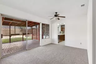 9924 Meadow Oak Cir, Elk Grove, CA 95624 - Photo 12