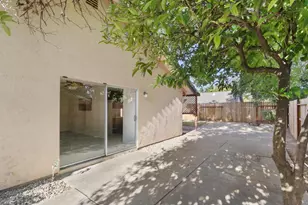 9924 Meadow Oak Cir, Elk Grove, CA 95624 - Photo 42