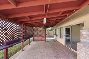 9924 Meadow Oak Cir, Elk Grove, CA 95624 - Photo 36