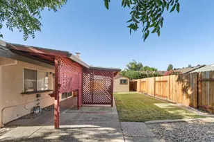 9924 Meadow Oak Cir, Elk Grove, CA 95624 - Photo 32