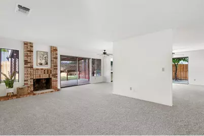 9924 Meadow Oak Circle, Elk Grove, CA 95624 - Photo 6