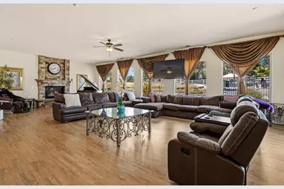 11875 Gidaro Drive, Elk Grove, CA 95624 - Photo 18