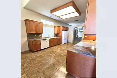 8562 Staffordshire Court, Elk Grove, CA 95624 - Photo 6