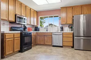 6252 Riverbelle Ct, Rio Linda, CA 95673 - Photo 2