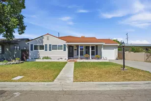 889 Real Ave, Newman, CA 95360 - Photo 2