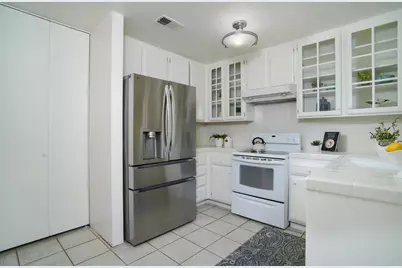 1125 Commons Drive, Sacramento, CA 95825 - Photo 10