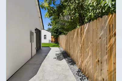 2356 Boxwood Street, Sacramento, CA 95815 - Photo 42