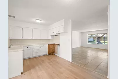 3725 N Fruit Avenue #B, Fresno, CA 93705 - Photo 12
