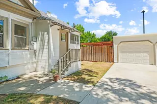 851 38th St, Sacramento, CA 95816 - Photo 18