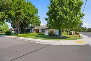 2375 El Capitan Dr, Turlock, CA 95380 - Photo 2