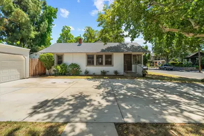 857 38th Street, Sacramento, CA 95816 - Photo 2