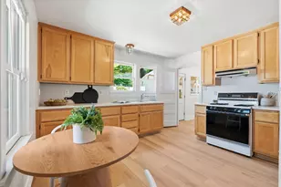 857 38th St, Sacramento, CA 95816 - Photo 8