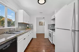 629 Lee Dr, Sacramento, CA 95815 - Photo 18