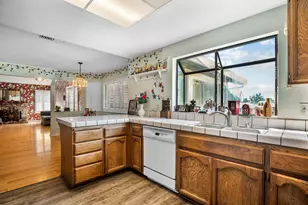 8926 Mountain Home Ct, Elk Grove, CA 95624 - Photo 12