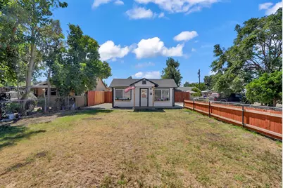 413 Empire Avenue, Modesto, CA 95354 - Photo 1