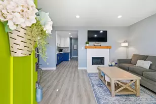 2172 7th Ave, Sacramento, CA 95818 - Photo 8