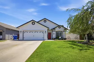 1813 Redwood Ave, Atwater, CA 95301 - Photo 2