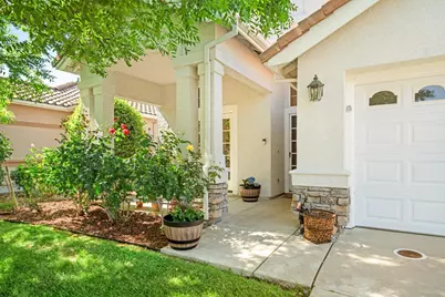 2529 Dinwiddie Way, Elk Grove, CA 95758 - Photo 2