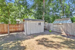 1864 46th St, Sacramento, CA 95819 - Photo 42