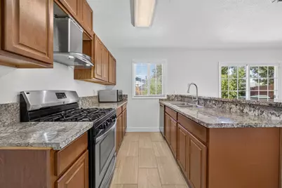 7325 Skander Way, Sacramento, CA 95828 - Photo 16