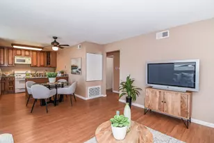 9524 Emerald Park Dr, Elk Grove, CA 95624 - Photo 10