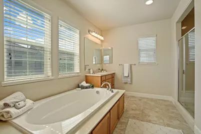 566 W Bonaventure Avenue, Mountain House, CA 95391 - Photo 20