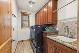 609 Lakeridge Dr, Auburn, CA 95603 - Photo 22