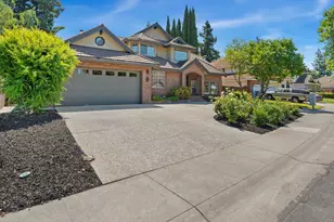 7 Chicory Bend Ct, Sacramento, CA 95831 - Photo 2
