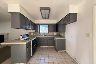 370 N Lindale St, Porterville, CA 93257 - Photo 2