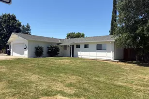 498 O St, Lincoln, CA 95648 - Photo 2