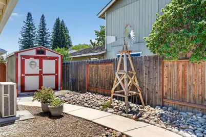 283 Brewster Avenue, Sacramento, CA 95831 - Photo 36
