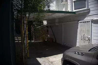 411 N Grant Street, Stockton, CA 95202 - Photo 14