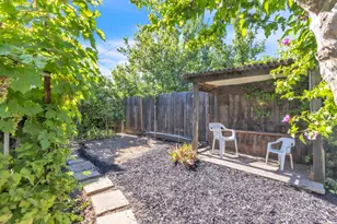 1460 Peach Tree Ln, Yuba City, CA 95993 - Photo 28