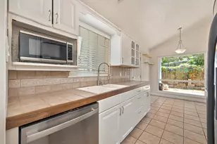 8205 Tanoak Way, Citrus Heights, CA 95621 - Photo 20