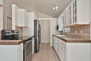8205 Tanoak Way, Citrus Heights, CA 95621 - Photo 18