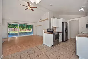 8205 Tanoak Way, Citrus Heights, CA 95621 - Photo 16