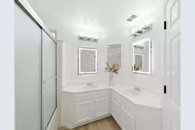 8953 Monterey Oaks Drive, Elk Grove, CA 95758 - Photo 44