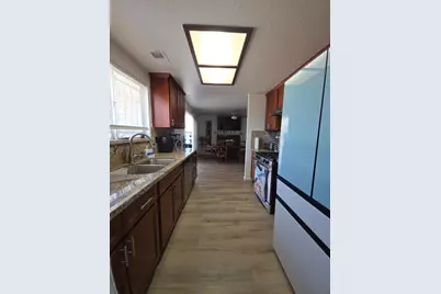 2715 Dogwood Court, Stockton, CA 95210 - Photo 8