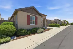 3910 Del Arco Ln, Sacramento, CA 95834 - Photo 2
