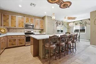 3910 Del Arco Ln, Sacramento, CA 95834 - Photo 12