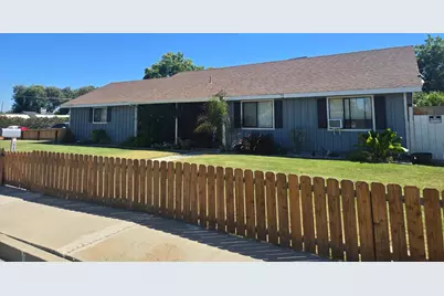 861 E Street, Los Banos, CA 93635 - Photo 1
