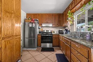 5717 Seyferth Way, Sacramento, CA 95823 - Photo 10