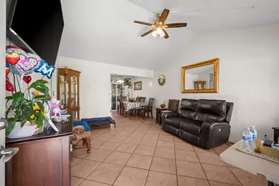 5717 Seyferth Way, Sacramento, CA 95823 - Photo 6