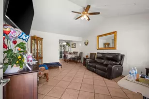 5717 Seyferth Way, Sacramento, CA 95823 - Photo 6