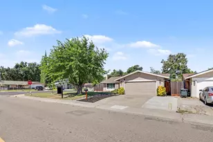 6373 Navion Dr, Citrus Heights, CA 95621 - Photo 4